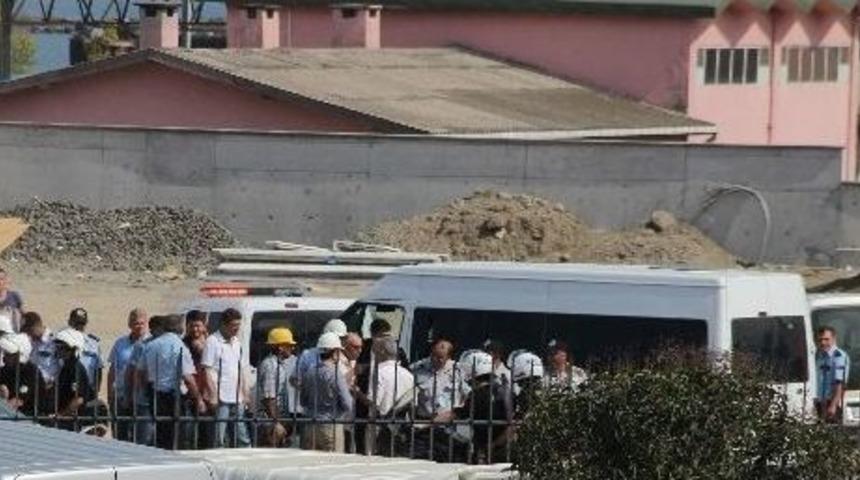 Otel İnşaatında İş&ccedil;iler Arasında Kavga: 2 Yaralı