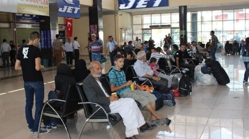 Minib&uuml;s Şof&ouml;rleri Kontak Kapattı