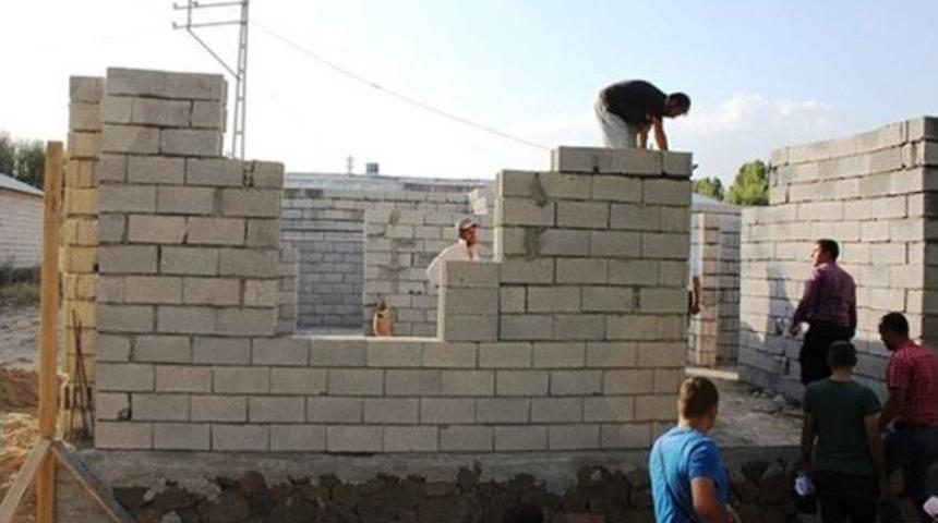 Erciş Kaymakamlığından 104 Aileye Konut