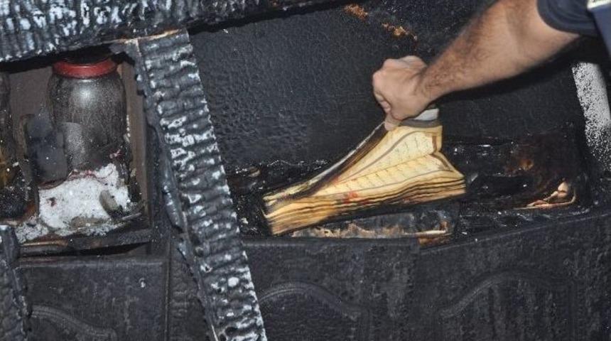 Yangında Sadece Kur&rsquo;an-ı Kerim Yanmadı