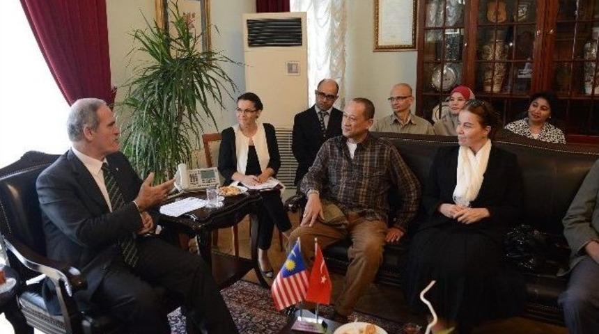 Malezyalı Bakan Nazri&rsquo;den Başkan Altepe&rsquo;ye &Ouml;vg&uuml;