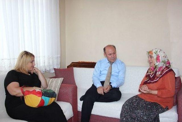 İl M&uuml;d&uuml;r&uuml; Balcı&rsquo;dan Şehit Ailesine Ziyaret 1