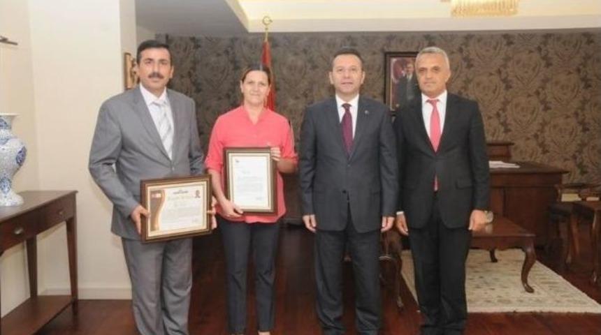 Vali Aksoy&rsquo;dan Personele &Ouml;d&uuml;l