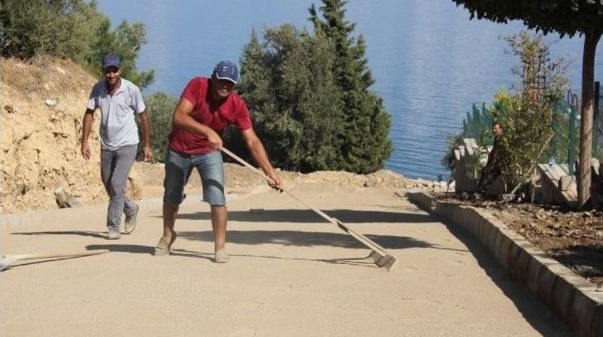 Burhaniye Belediyesi Aralıksız &Ccedil;alışıyor