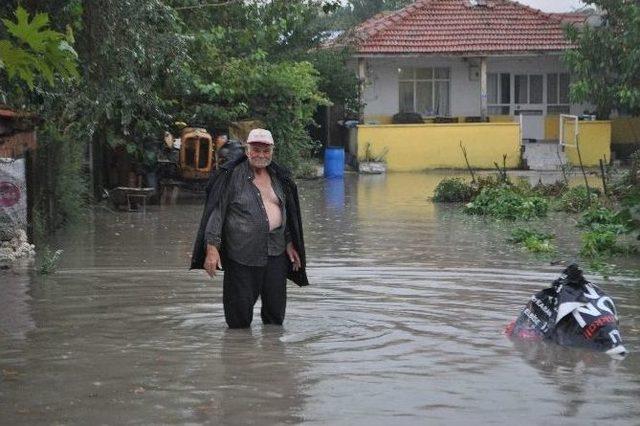 Kırklareli’de Dere Taştı Evler Sular Altında Kaldı