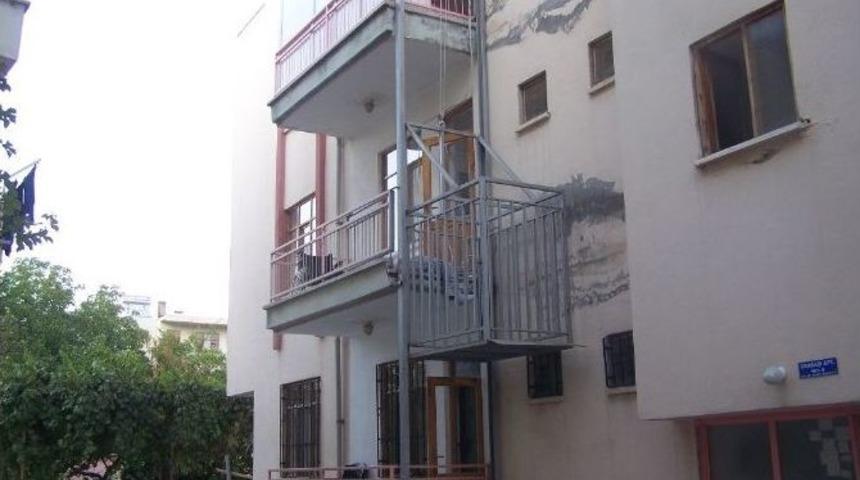 Antalya&rsquo;da İntihar