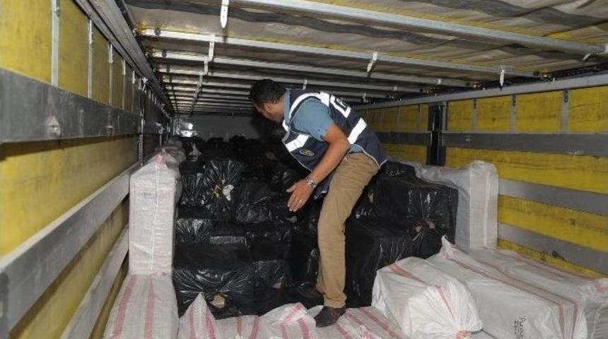 Uşak Tarihinin En Y&uuml;ksek Miktarda Ka&ccedil;ak Sigarası Ele Ge&ccedil;irildi