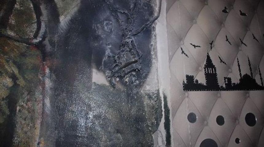 Elektrik Kontağından &Ccedil;ıkan Yangın Korkuttu