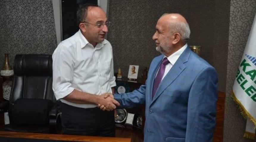 Yeni Kartepe M&uuml;ft&uuml;s&uuml; Başkan &Uuml;z&uuml;lmez&rsquo;i Ziyaret Etti