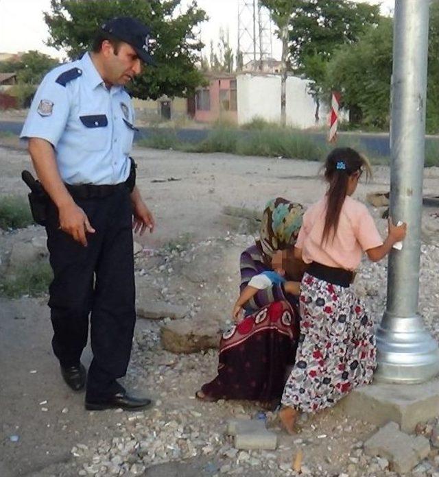 Polis Suriyeli Dilenciyi Yaşadığı Yere Bıraktı