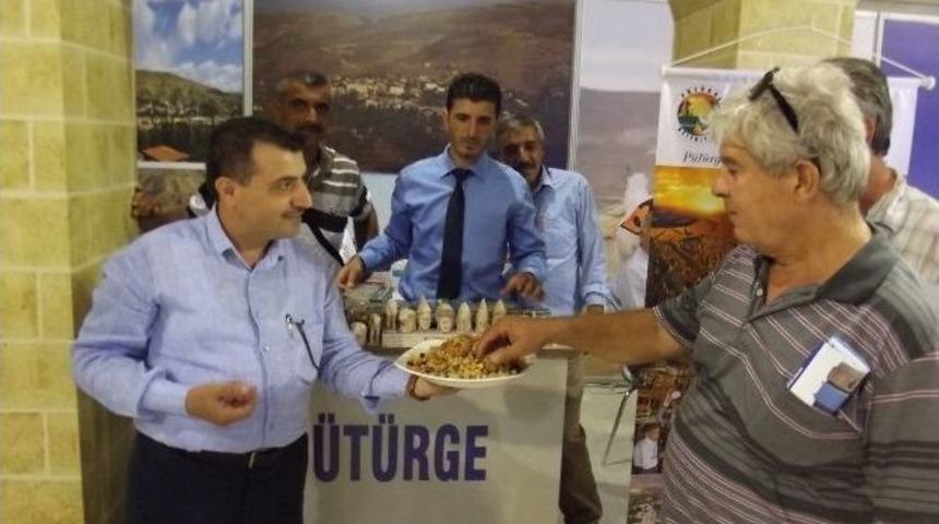 İzmir Fuarı&rsquo;nda P&uuml;t&uuml;rge&rsquo;nin &Uuml;r&uuml;nleri Tanıtıldı