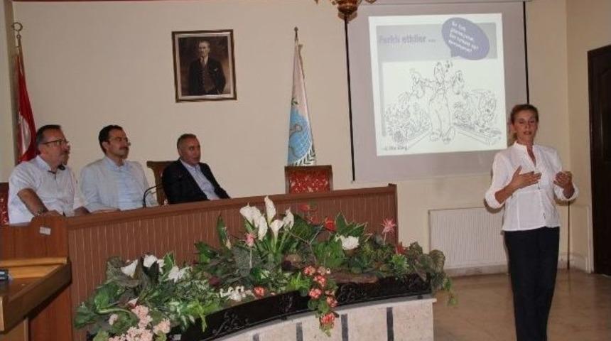 Belediye Meclis &Uuml;yelerine &ldquo;toplumsal Cinsiyet Eşitliği Ve Haklar &ldquo; Konulu Sunum Yapıldı