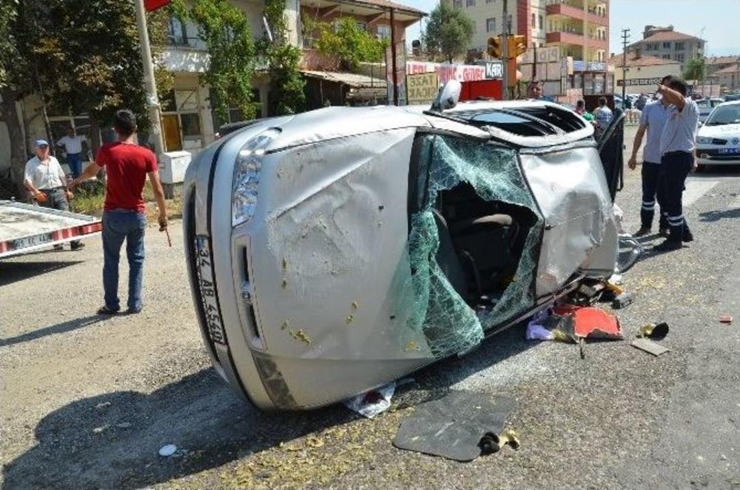 Osmancık&rsquo;ta Trafik Kazası: 3 Yaralı