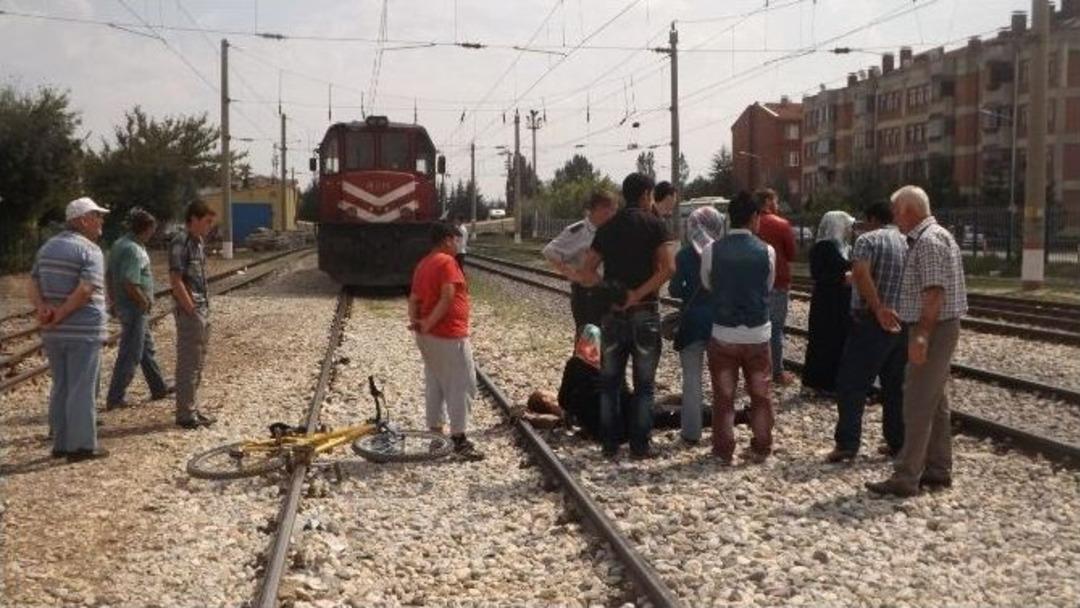 Lokomotifin &Ccedil;arptığı &Ccedil;ocuk Yaralandı