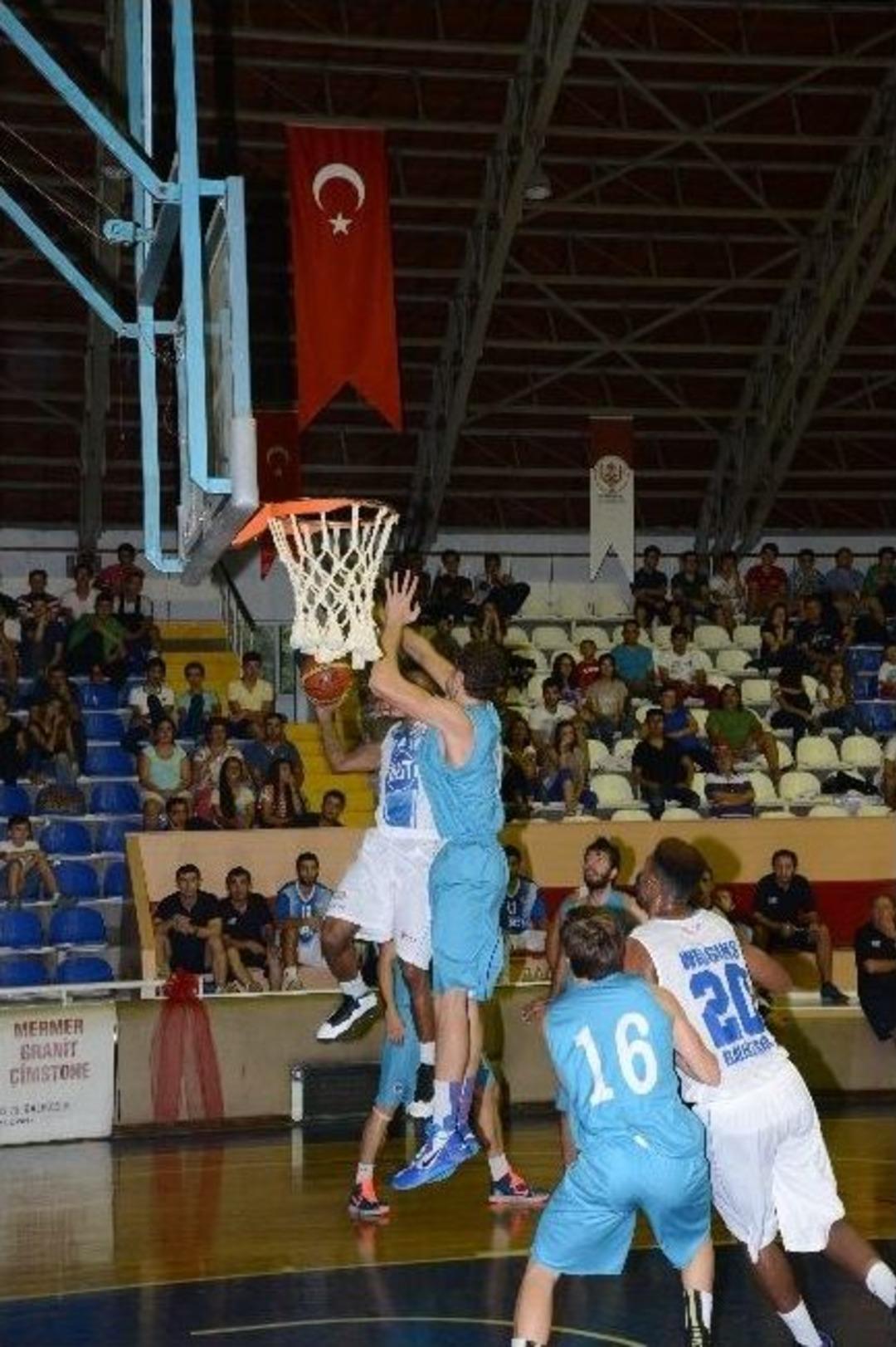 Altıeyl&uuml;l Belediyesi&rsquo;nden "kurtuluş Kupası"