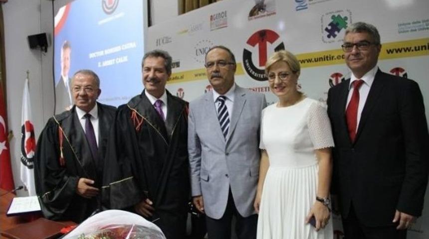 İş Adamı Ahmet &Ccedil;alık&rsquo;a Fahri Doktora &Uuml;nvanı Verildi