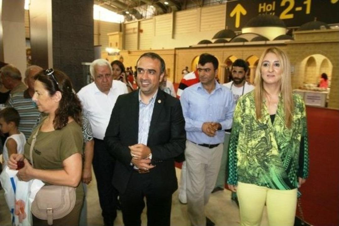 Ak Partili İ&ccedil;ten İzmir Fuarı&rsquo;nı Ziyaret Etti