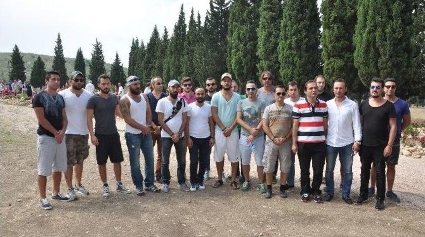 Artist Futbol Milli Takımı, Soma Maden Şehitliği&rsquo;nde