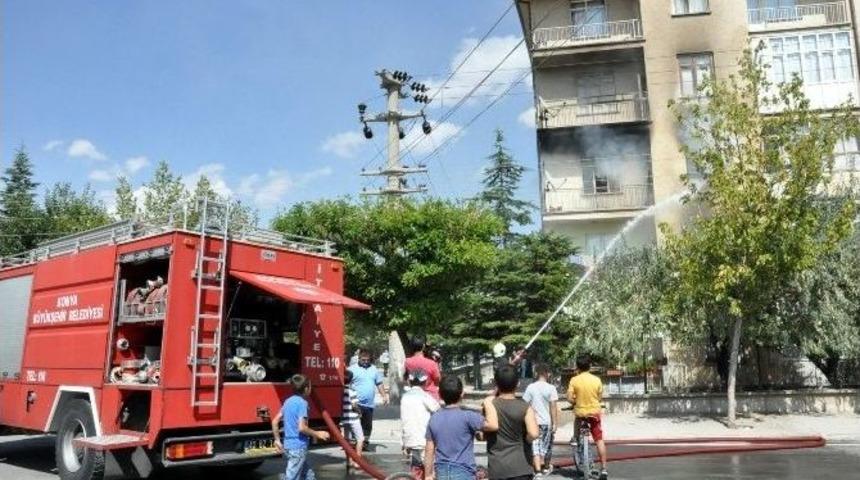 Misafirlikteyken Evleri Yandı