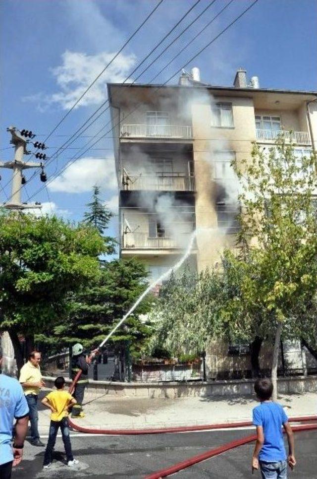 Misafirlikteyken Evleri Yandı