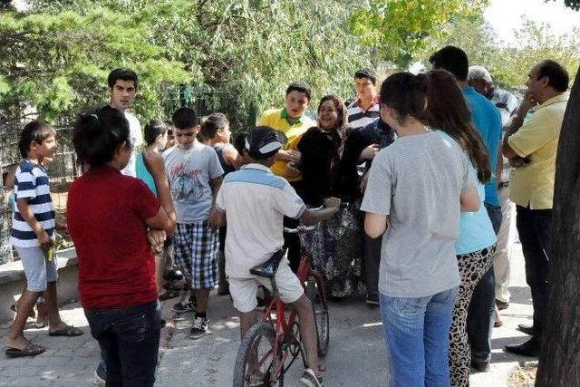 Misafirlikteyken Evleri Yandı