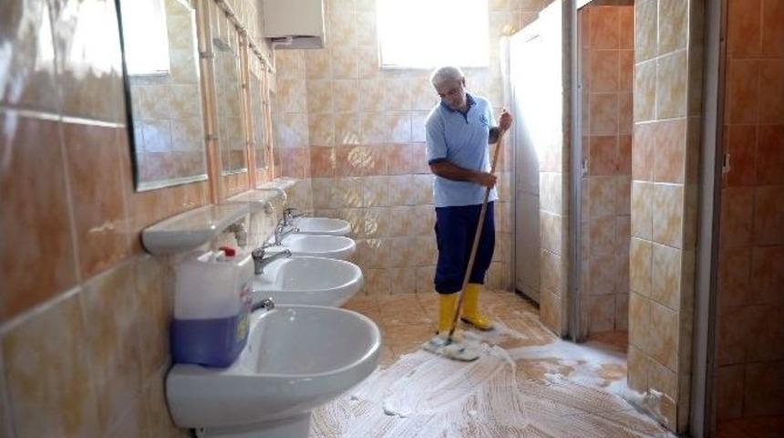 Okullarda Temizlik Seferberliği