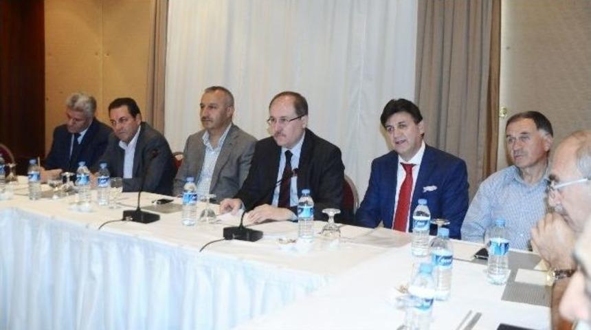 Paland&ouml;ken&rsquo;de Ekonomi Zirvesi Derneği Toplandı