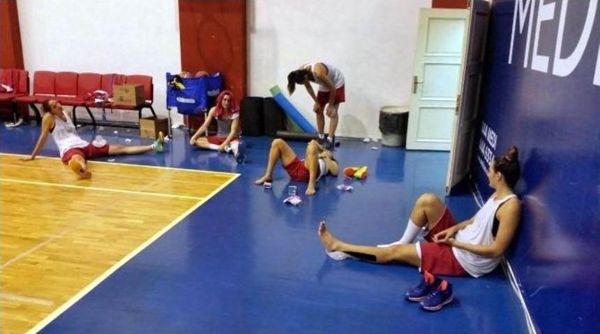 Oyuncuların Pestilini &Ccedil;ıkartıyor