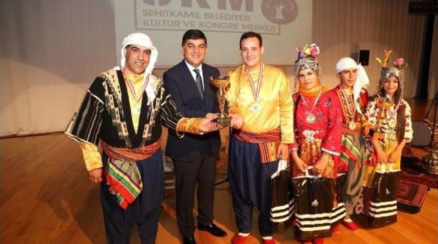 Şehitkamilli Halkoyuncular T&uuml;rkiye Şampiyonası Sahnesinde Yarışacak