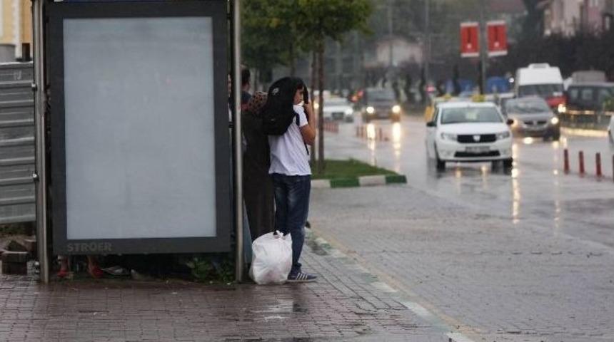 Bursalılar Yağmura Hazırlıksız Yakalandı