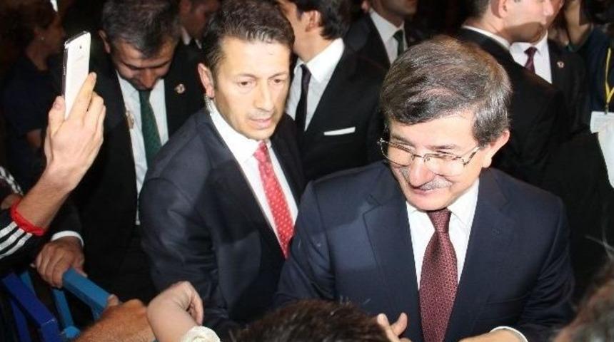 Başbakan Davutoğlu&rsquo;na Vatandaşlardan Yoğun İlgi