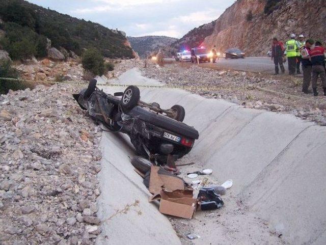 Korkuteli’de Trafik Kazası: 1 Ölü, 2 Yaralı