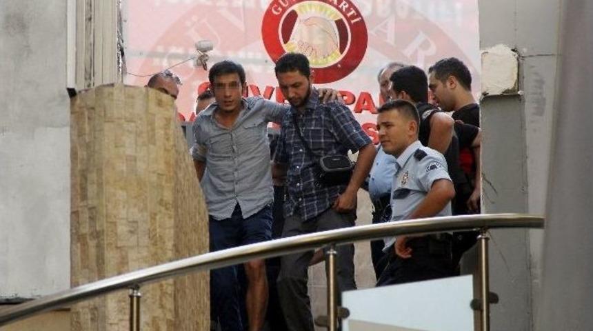 Operasyonda Yakalanmamak İ&ccedil;in Girdiği Trafoda Elektrik Akımına Kapıldı