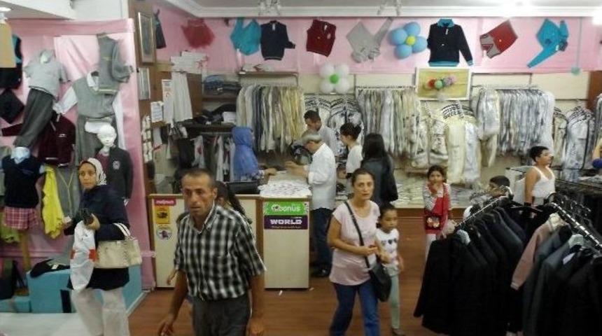 Okul Alışverişi &Ccedil;arşıyı Hareketlendirdi