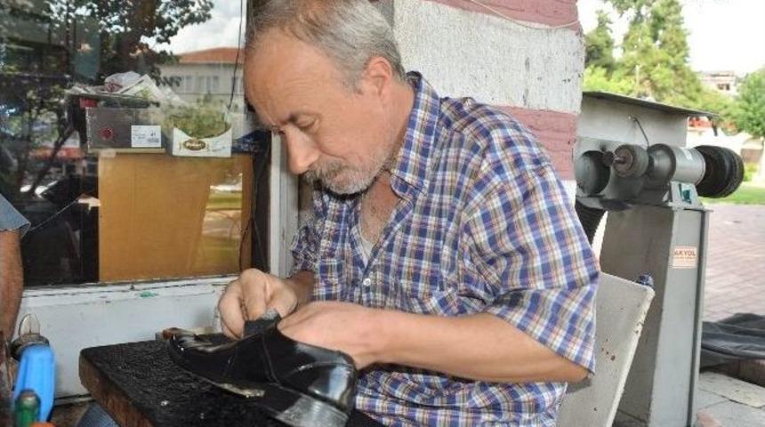 Ayakkabı Tamirciliği Yok Olma Tehlikesiyle Y&uuml;z Y&uuml;ze