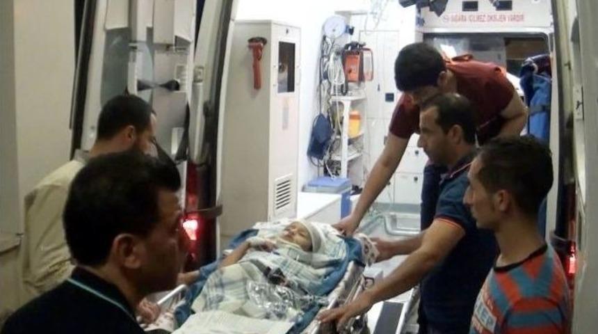 Otomobil Şarampole Yuvarlandı: 2 Yaralı