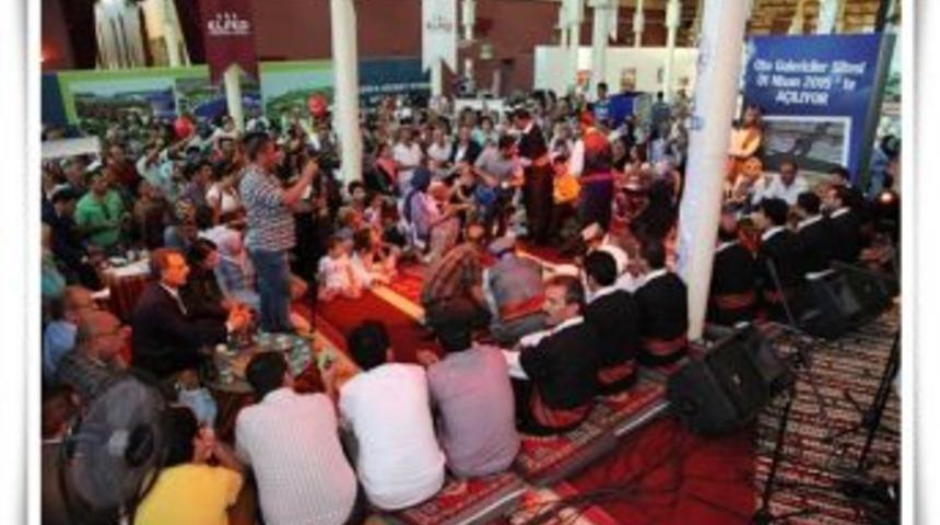 Elazığlılar Feshanede G&ouml;vde G&ouml;sterisi Yapıyor