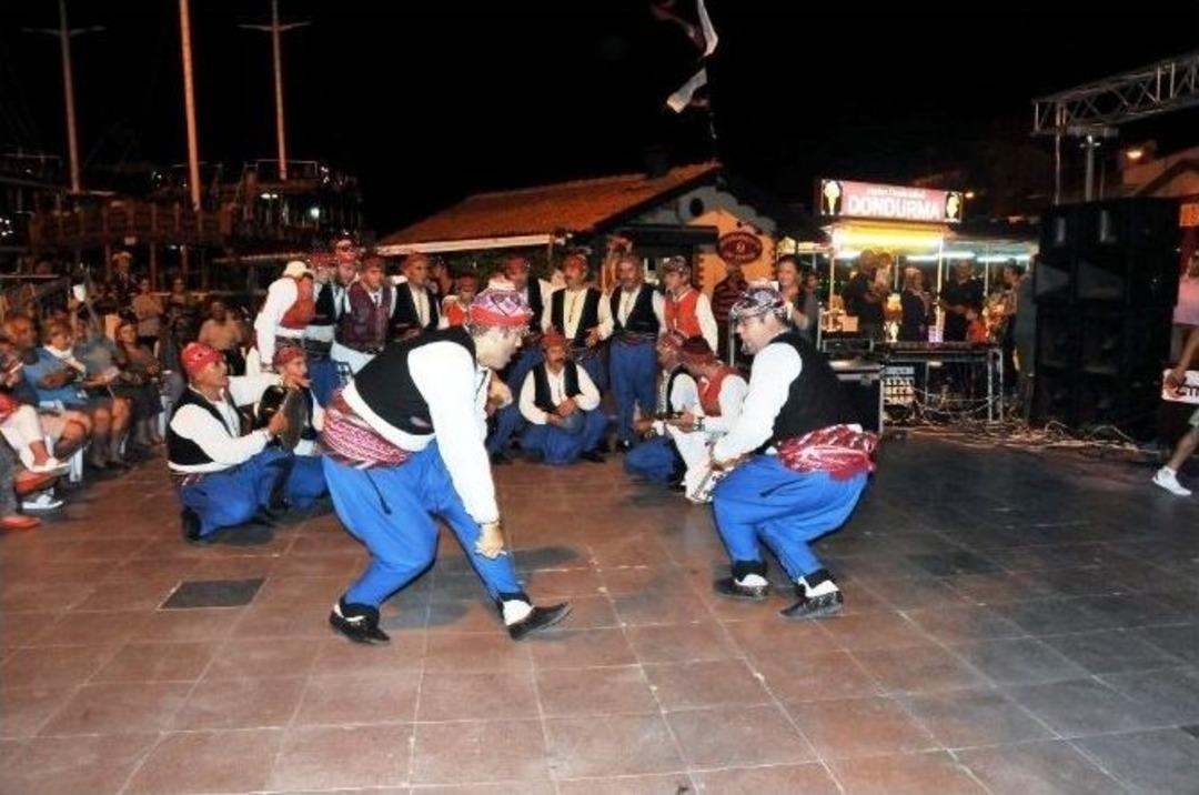 Ayvalık&rsquo;ta Barana Topluluğundan Coşkulu Konser