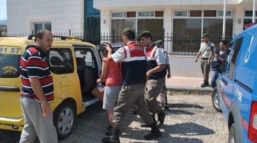 Üç Aylık Kocasını Meyve Bıçağıyla Öldürdü