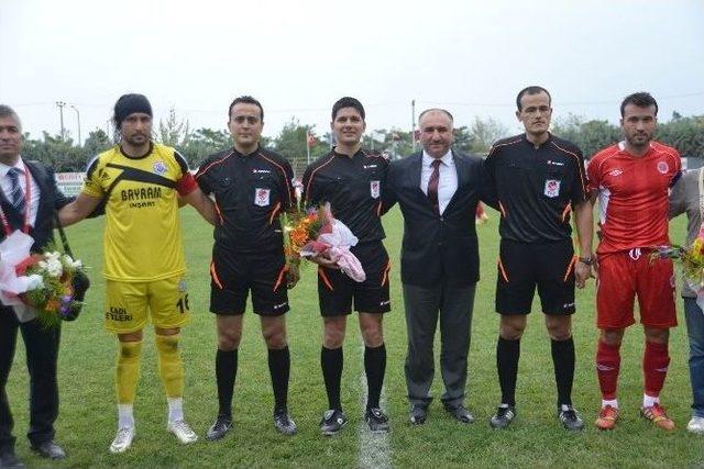 Çağlayan’dan Hakem Ve Konuk Takıma Çiçek