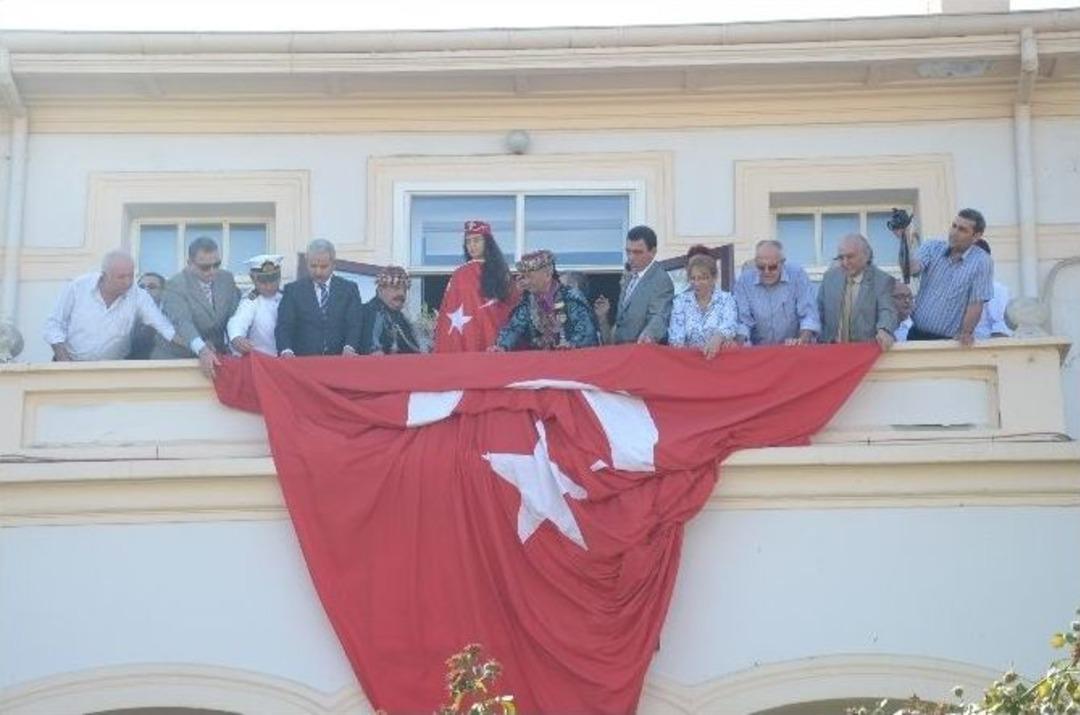 Kuşadası&rsquo;nda Kurtuluş Coşkusu