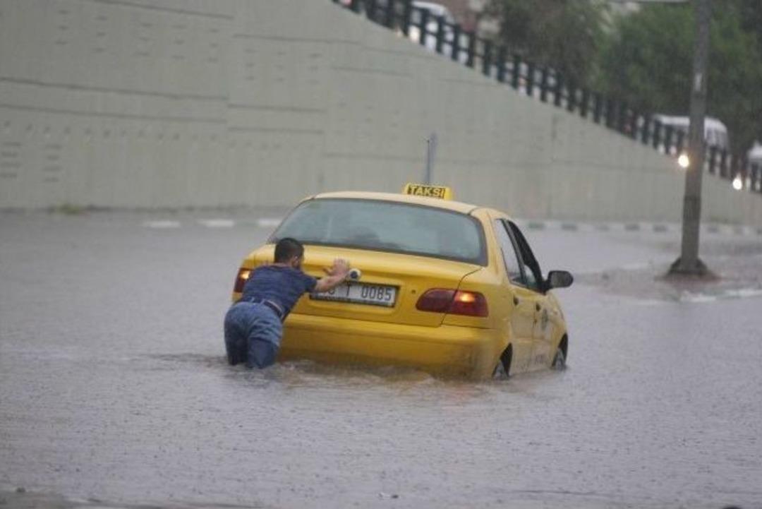 Bursa&rsquo;da Yağmur Hayatı Olumsuz Etkiledi