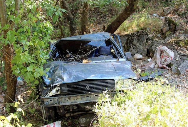 Bilecik'te Trafik Kazası: 1 Ölü, 2 Yaralı