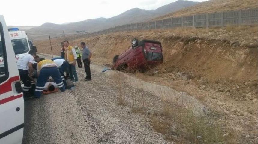 Sivas&rsquo;ta Trafik Kazası: 2 Yaralı