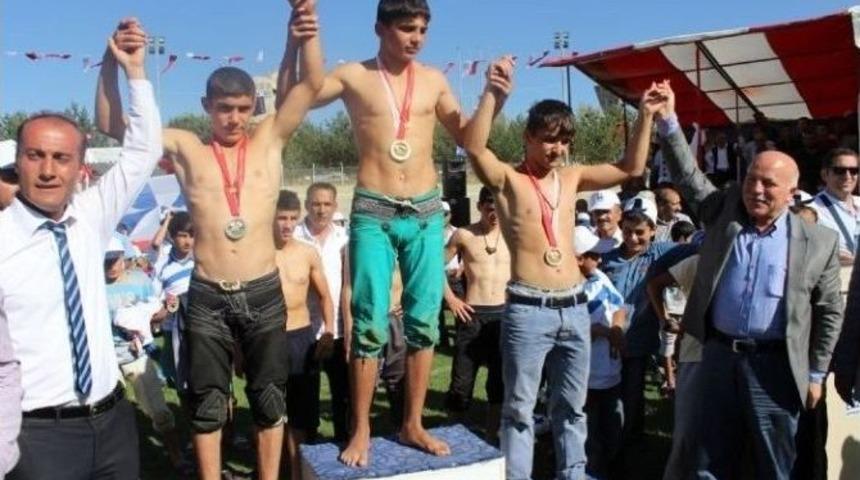 Başpehlivan G&ouml;r, Altın Kemerin Sahibi Oldu