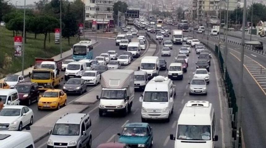 K&uuml;&ccedil;&uuml;k&ccedil;ekmece&rsquo;de Trafik &Ccedil;ilesi