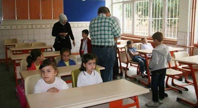 Afyonkarahisar’da Minikler Ders Başı Yaptı