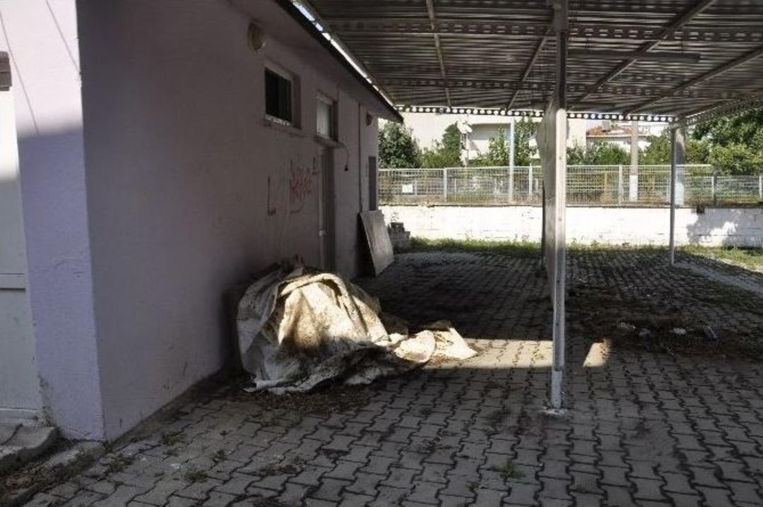 Eski Muratlı &Ouml;ğretmenevi Kaderine Terk Edildi