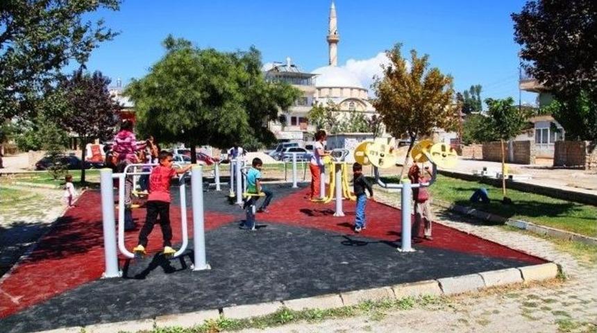 Kadın Enc&uuml;menler Parkları İnceledi