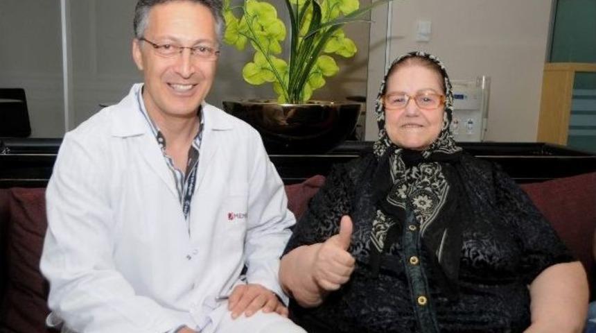 Yatağa Bağımlıydı, Bir G&uuml;nde Y&uuml;r&uuml;d&uuml;